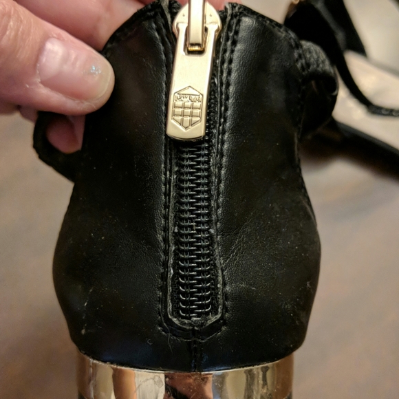 Vince Camuto sandals - Picture 6 of 8
